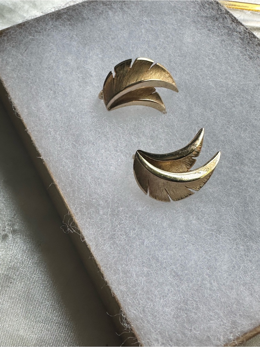 Vintage Crown Trifari Gold Leaf Curve Clip On Earrings